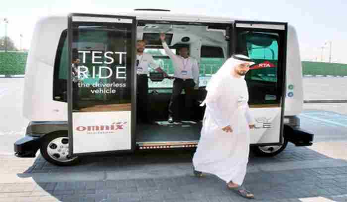 مینی‌بوس بدون راننده در دبی