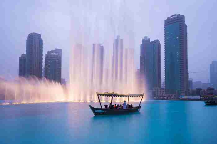 قایق سواری در امارات