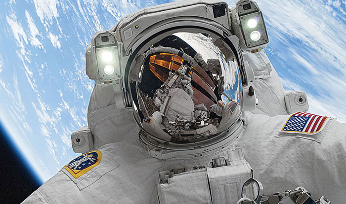 هشدار فضانورد ناسا به توریست های لوکس فضایی: سفر به فضا نیاز به جسارت و جدیت دارد